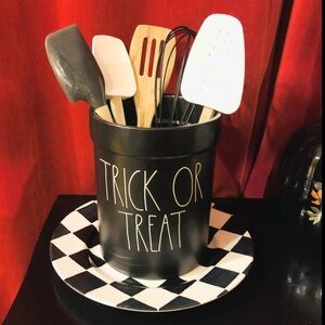 Rae Dunn Halloween Trick or Treat Ceramic Utensil Holder‎